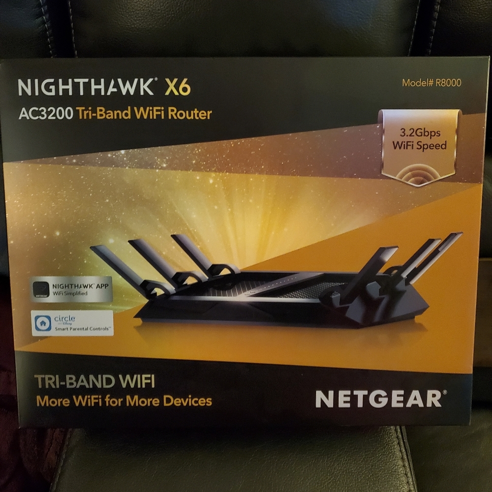 Nighthawk r8000 tri-band router
